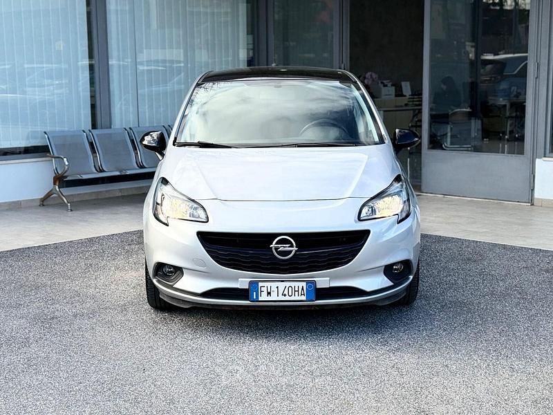 Usata Opel Corsa 90 CV (66 kW) 2019 Argento Utilitaria