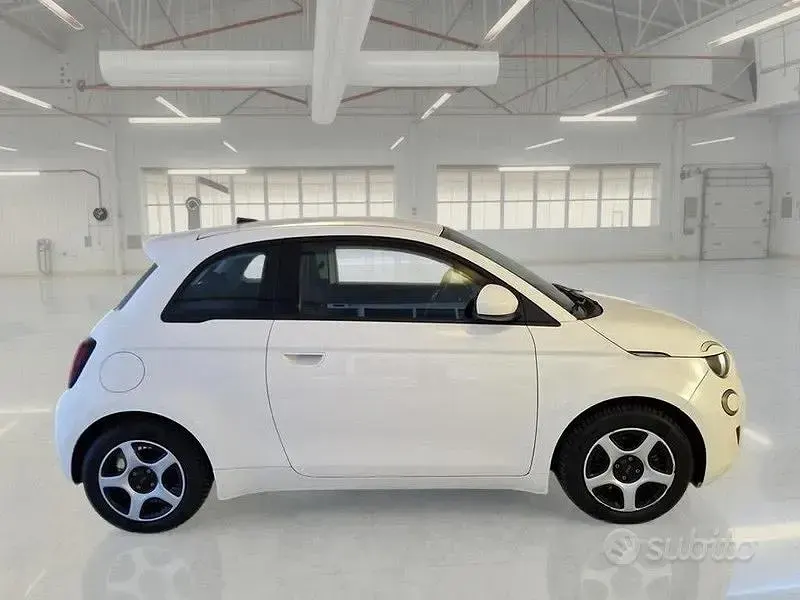 Usata Fiat 500e Passion 42 kW (58 CV) 2021 Bianco Berlina