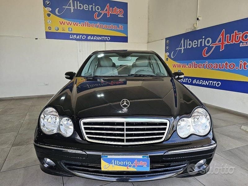 Usata Mercedes C220 Avantgarde 150 CV (110 kW) 2006 Nero Berlina