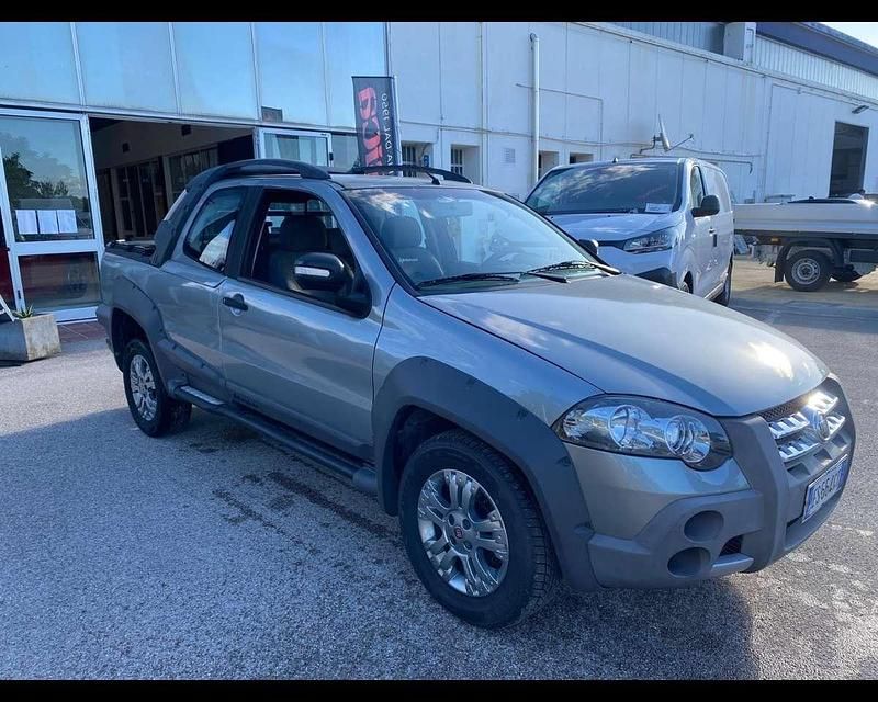 Grigio Usata 2014 Fiat Strada Pick-up | 13.900 € (Molto cara) - Immagine 1/4