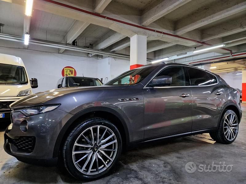 Usata Maserati Levante 275 CV (202 kW) 2019 Grigio SUV