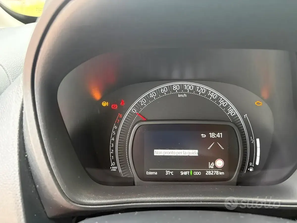 Usata Toyota Aygo X Active 72 CV (52 kW) 2023 Nero SUV