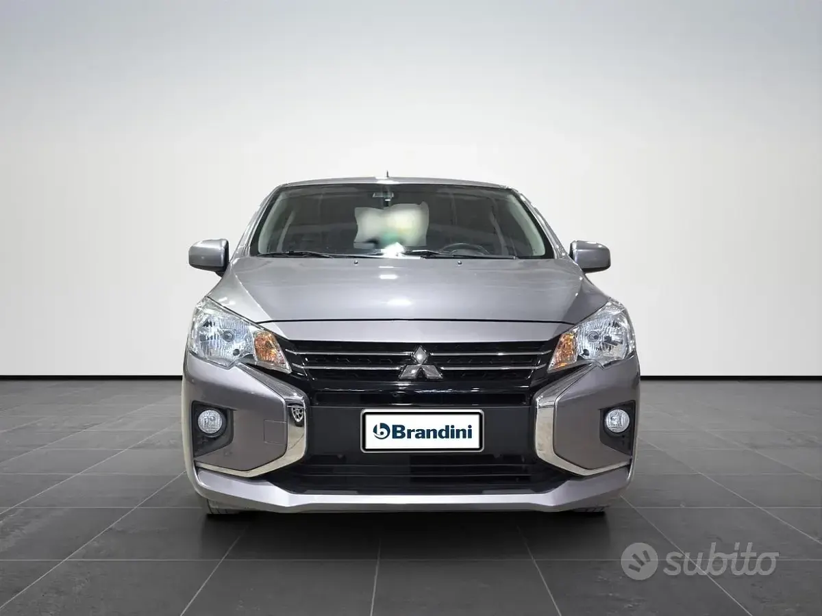 Usata Mitsubishi Space Star Intense 71 CV (52 kW) 2023 Grigio Utilitaria