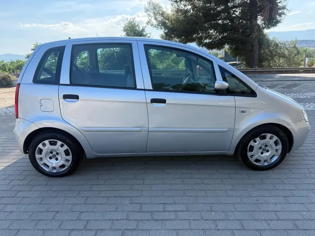 Usata Fiat Idea 90 CV (66 kW) 2007 Grigio Monovolume