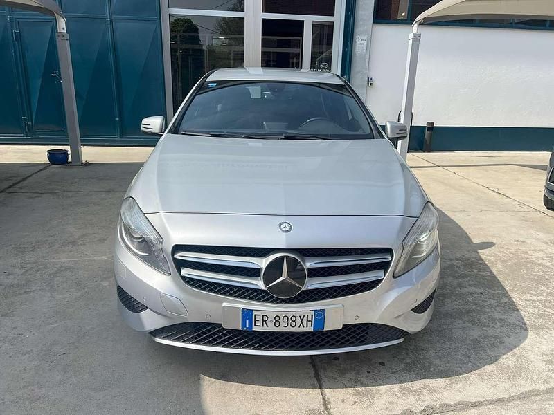 Usata Mercedes A200 136 CV (100 kW) 2013 Argento Berlina