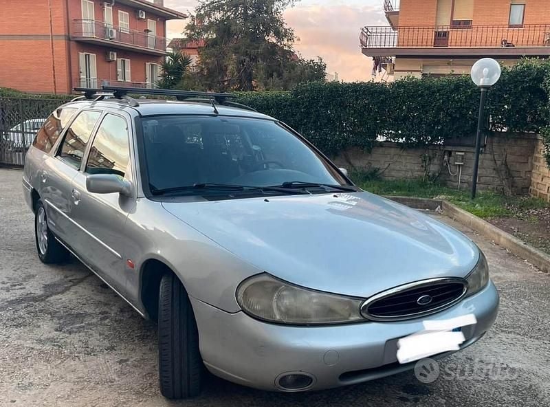 Usata Ford Mondeo 90 CV (66 kW) 1998 Grigio Station wagon