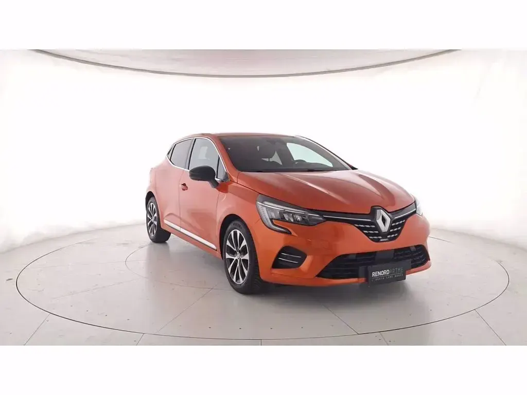 Usata Renault Clio Intens 91 CV (66 kW) 2023 Arancione Utilitaria