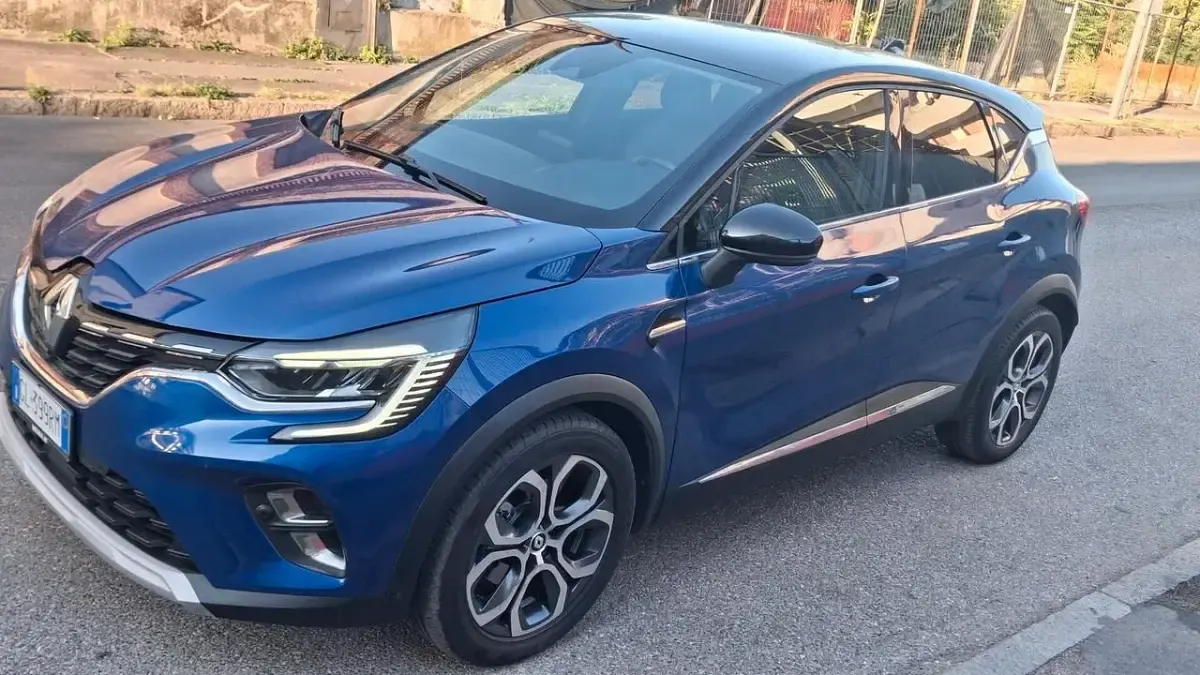 Usata Renault Captur Techno 140 CV (102 kW) 2022 Blu SUV