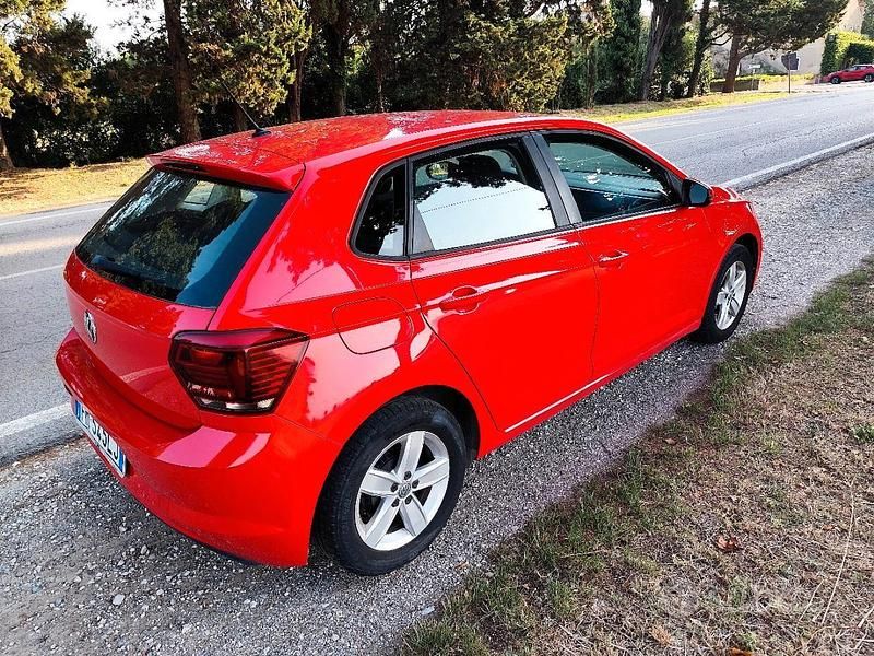 Usata VW Polo Comfortline 65 CV (47 kW) 2017 Rosso Berlina