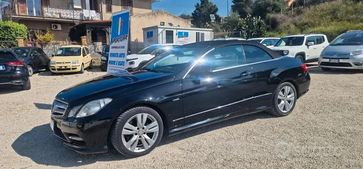 Usata Mercedes E220 170 CV (125 kW) 2012 Nero Cabrio