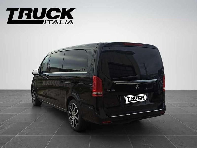 Usata Mercedes V300 Premium 239 CV (175 kW) 2022 Nero metallizzato Monovolume