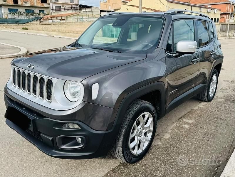 Usata Jeep Renegade Limited 140 CV (102 kW) 2017 Grigio SUV