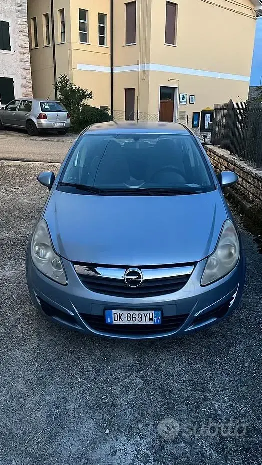 Usata Opel Corsa 75 CV (55 kW) 2007 Bluazzurro Utilitaria