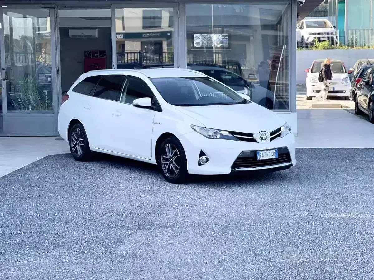 Usata Toyota Auris Hybrid 99 CV (72 kW) 2015 Station wagon
