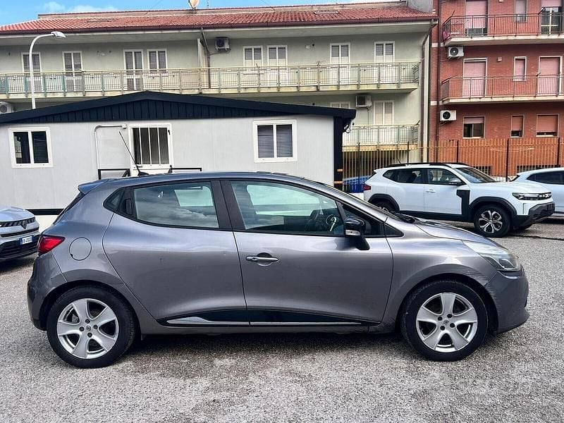 Usata Renault Clio IV 75 CV (55 kW) 2013 Grigio Berlina