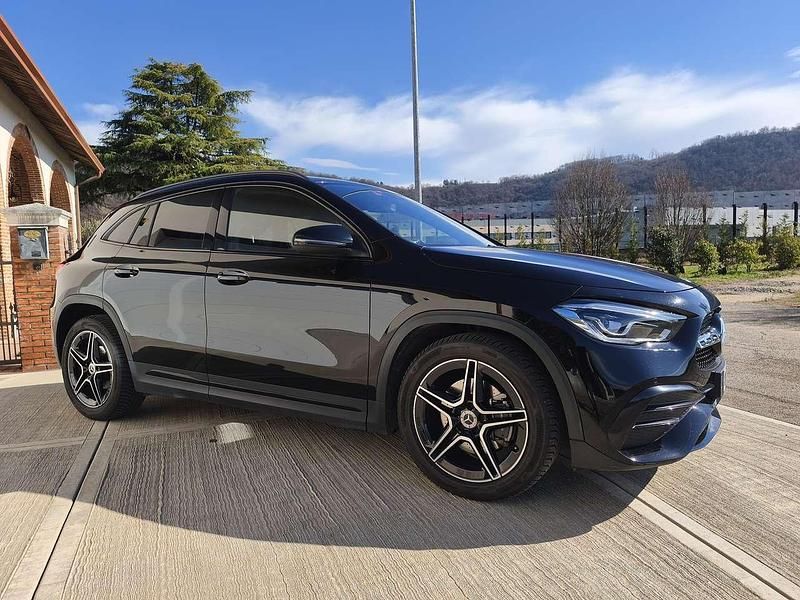 Usata Mercedes GLA200 Premium 150 CV (110 kW) 2023 Nero SUV