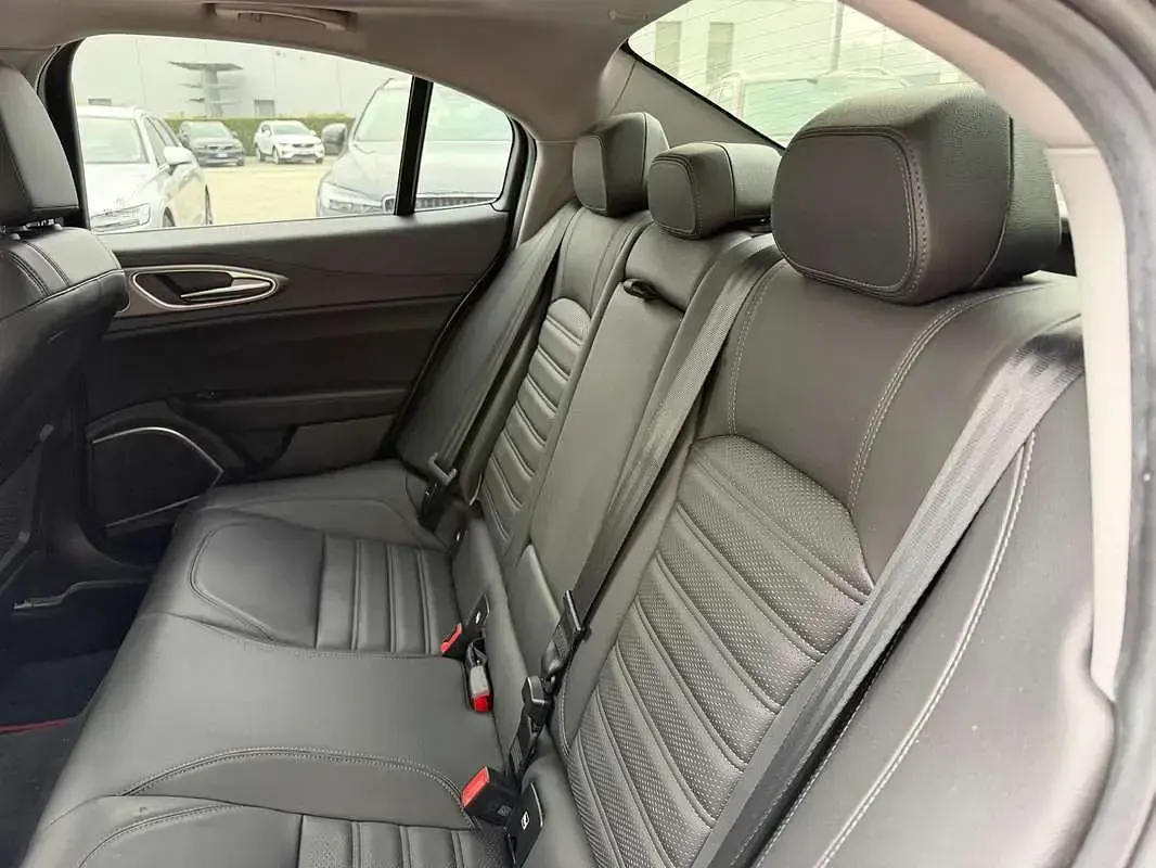 Usata Alfa Romeo Giulia Veloce 211 CV (155 kW) 2021 Grigio Berlina