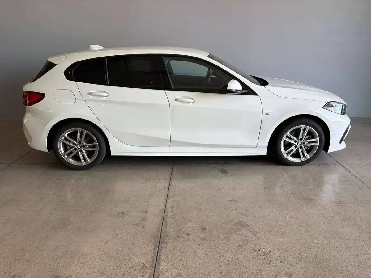 Usata BMW 118 M Sport 150 CV (110 kW) 2024 Bianco Utilitaria