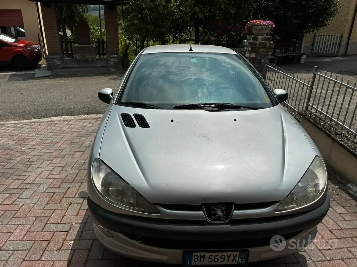 Usata Peugeot 206 60 CV (44 kW) 2000 Grigio Berlina