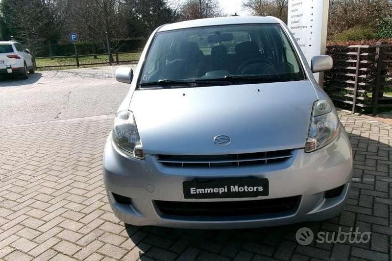 Usata Daihatsu Sirion HIRO 69 CV (50 kW) 2009 Grigio Utilitaria