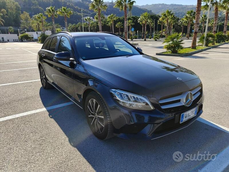 Usata Mercedes C220 Business 194 CV (142 kW) 2019 Blu/azzurro Station wagon