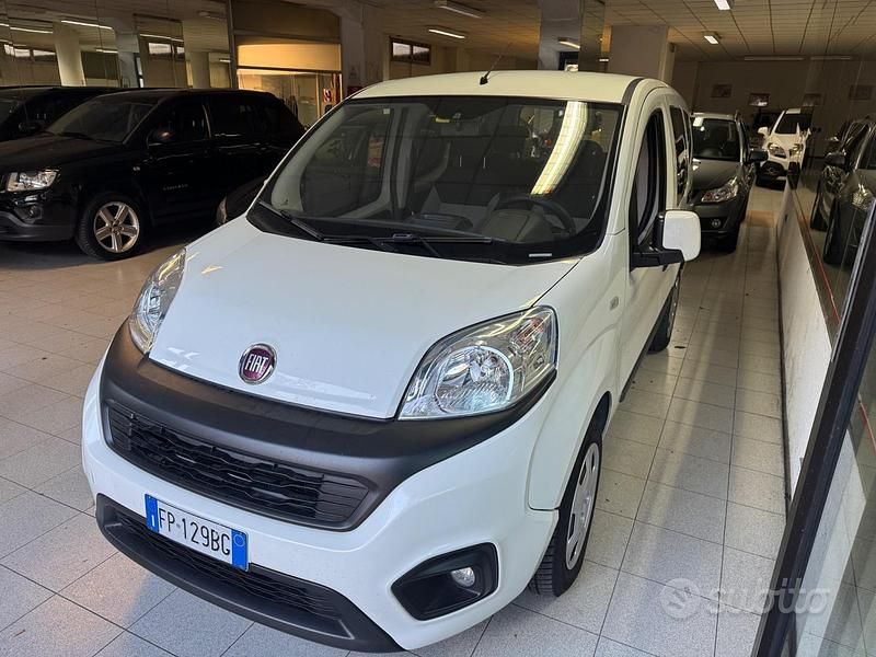 Usata Fiat Qubo Trekking 80 CV (58 kW) 2018 Bianco Monovolume
