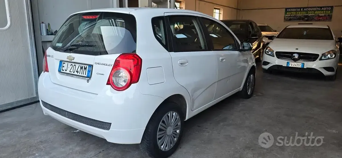Usata Chevrolet Aveo 69 CV (50 kW) 2012 Bianco Berlina