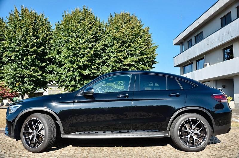 Usata Mercedes E300 Premium 245 CV (180 kW) 2022 Nero Coupé