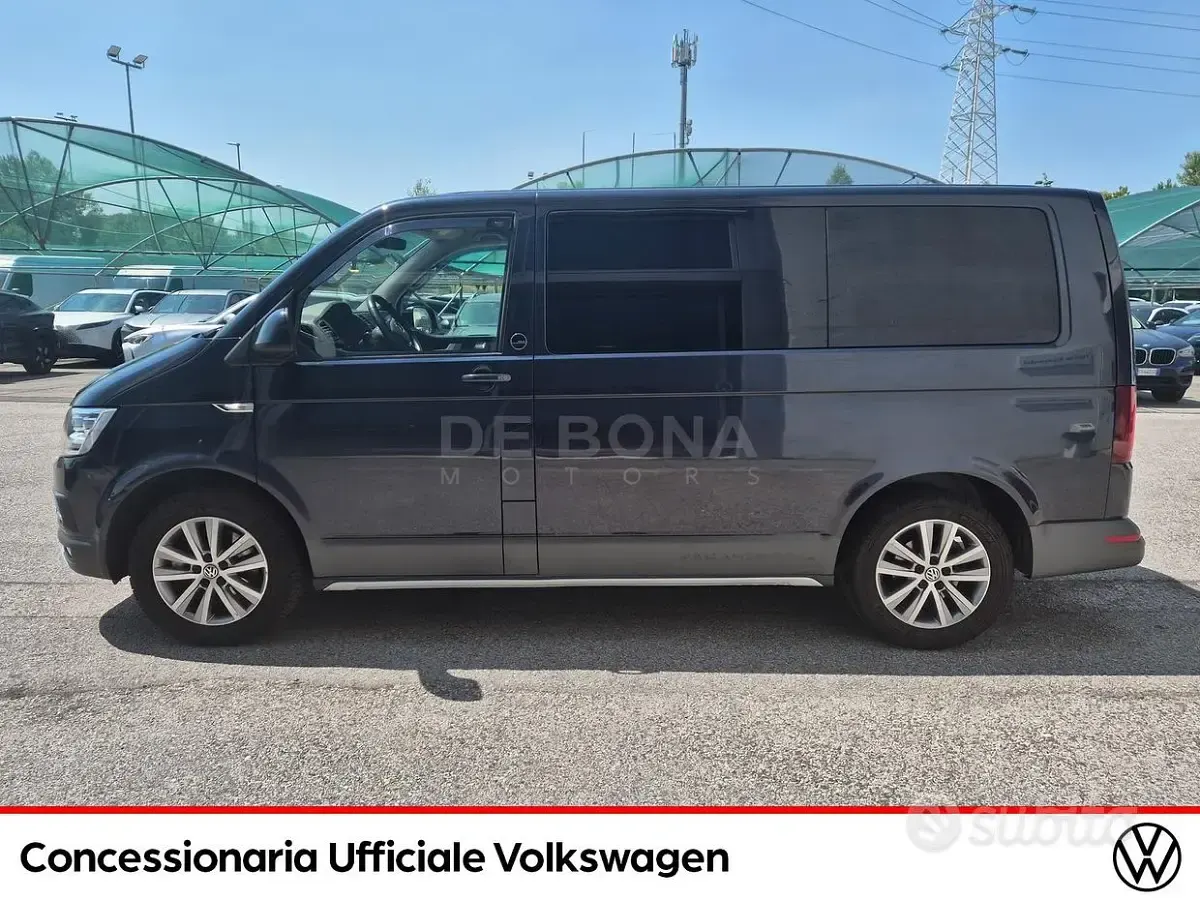 Usata VW Multivan Highline 204 CV (150 kW) 2017 Azzurro Monovolume