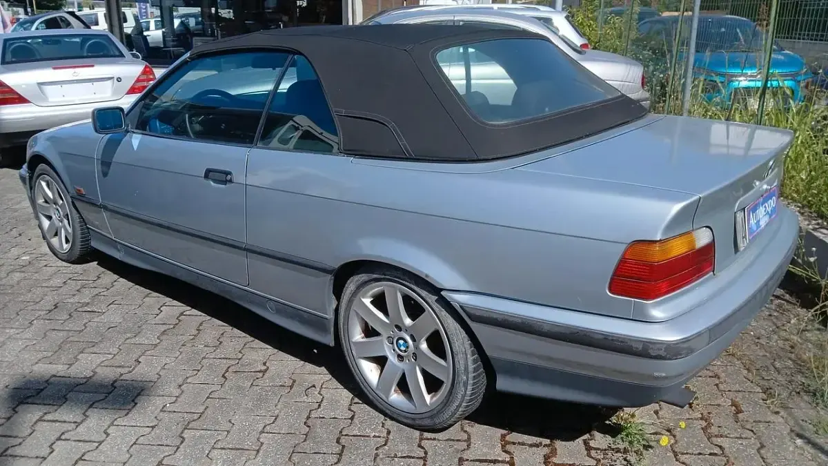Usata BMW 320 Cabriolet 150 CV (110 kW) 1995 Argento Cabrio
