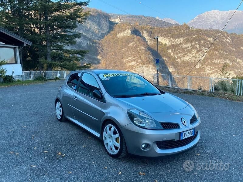 Usata Renault Clio R.S. R.S. 200 CV (147 kW) 2009 Grigio Utilitaria
