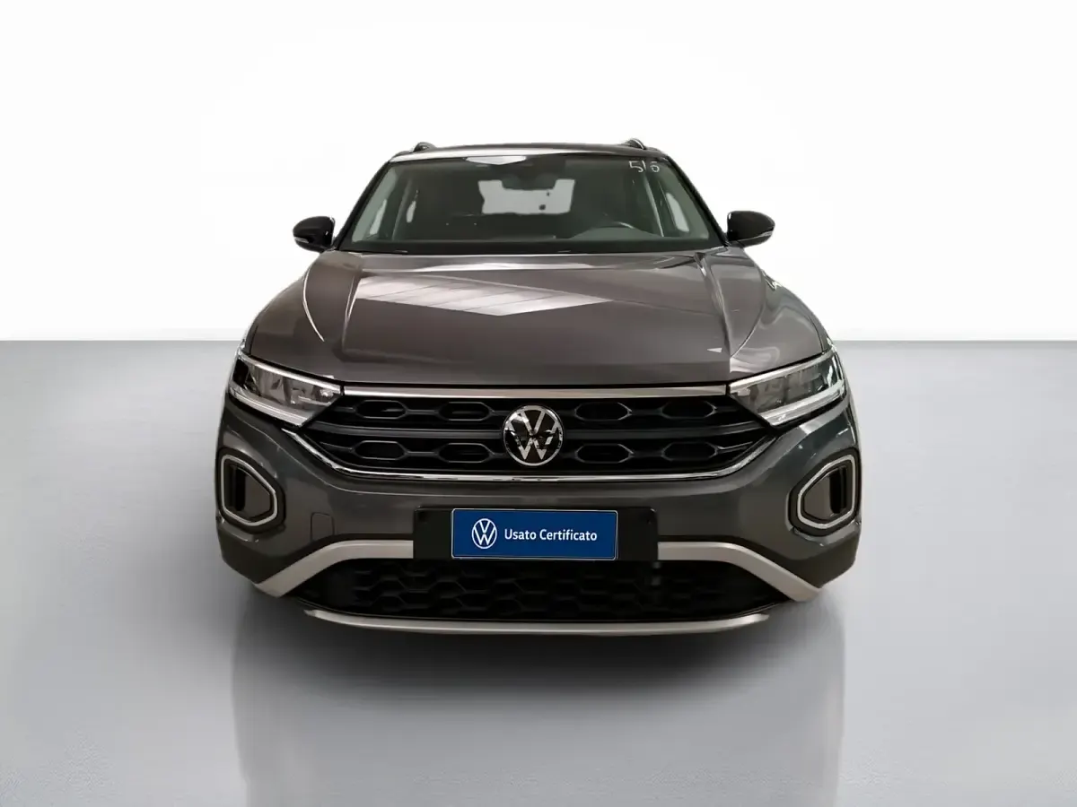 Usata VW T-Roc Life 150 CV (110 kW) 2023 Indium grey metallizzato nero SUV