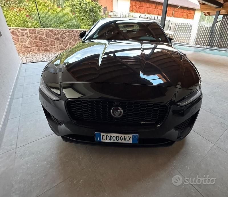 Usata Jaguar XE R-Dynamic 180 CV (132 kW) 2020 Nero Berlina