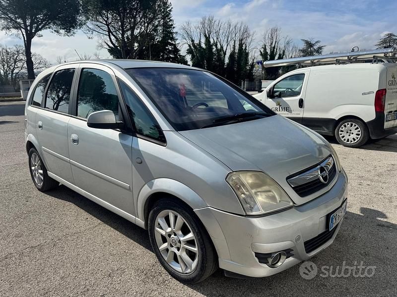 Usata Opel Meriva Cosmo 125 CV (91 kW) 2008 Grigio Monovolume