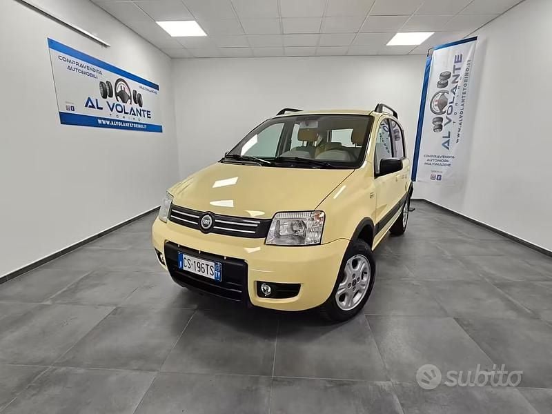 Usata Fiat Panda 4x4 Climbing 60 CV (44 kW) 2004 Giallo Utilitaria