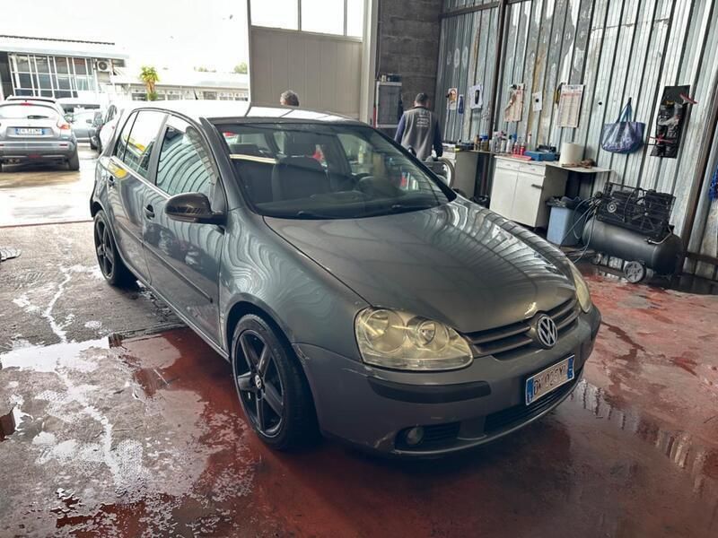Grigio Usata 2008 VW Golf Plus Monovolume | 1990 € - Immagine 1/4