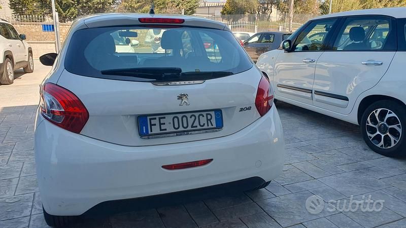 Usata Peugeot 208 68 CV (50 kW) 2016 Bianco Utilitaria
