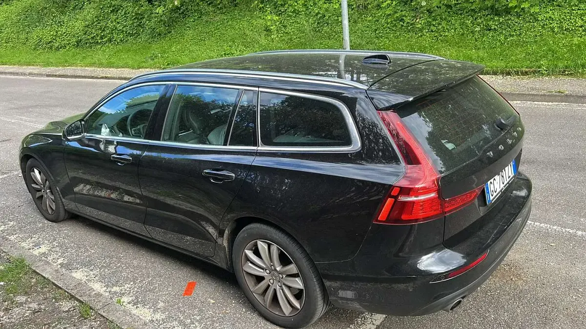 Usata Volvo V60 Business Edition 197 CV (144 kW) 2020 Nero Station wagon