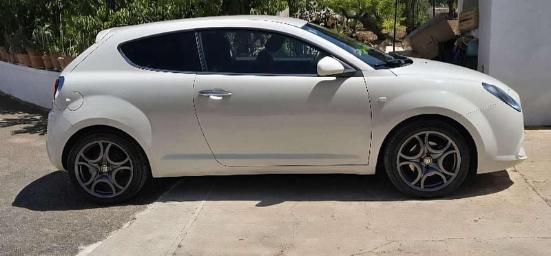 Bianco Usata 2009 Alfa Romeo MiTo Progression Due volumi | 2800 € (Super prezzo) - Immagine 1/4