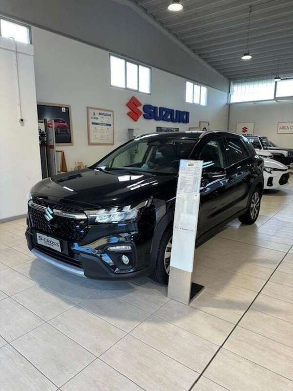 Bianco Nuova 2025 Suzuki SX4 S-Cross SUV | 24.490 € (Ottimo prezzo) - Immagine 1/4