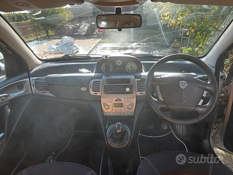 Usata 2009 Lancia Ypsilon Due volumi | 2200 € - Immagine 1/4