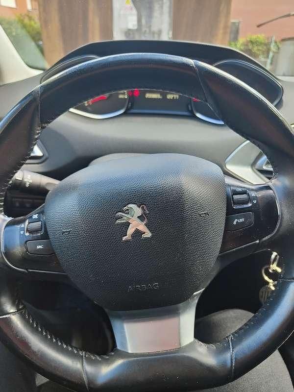 Usata Peugeot 308 SW Active 120 CV (88 kW) 2016 Station wagon