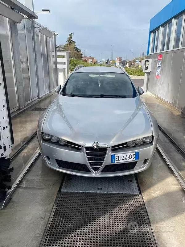 Usata Alfa Romeo 159 120 CV (88 kW) 2011 Grigio Station wagon