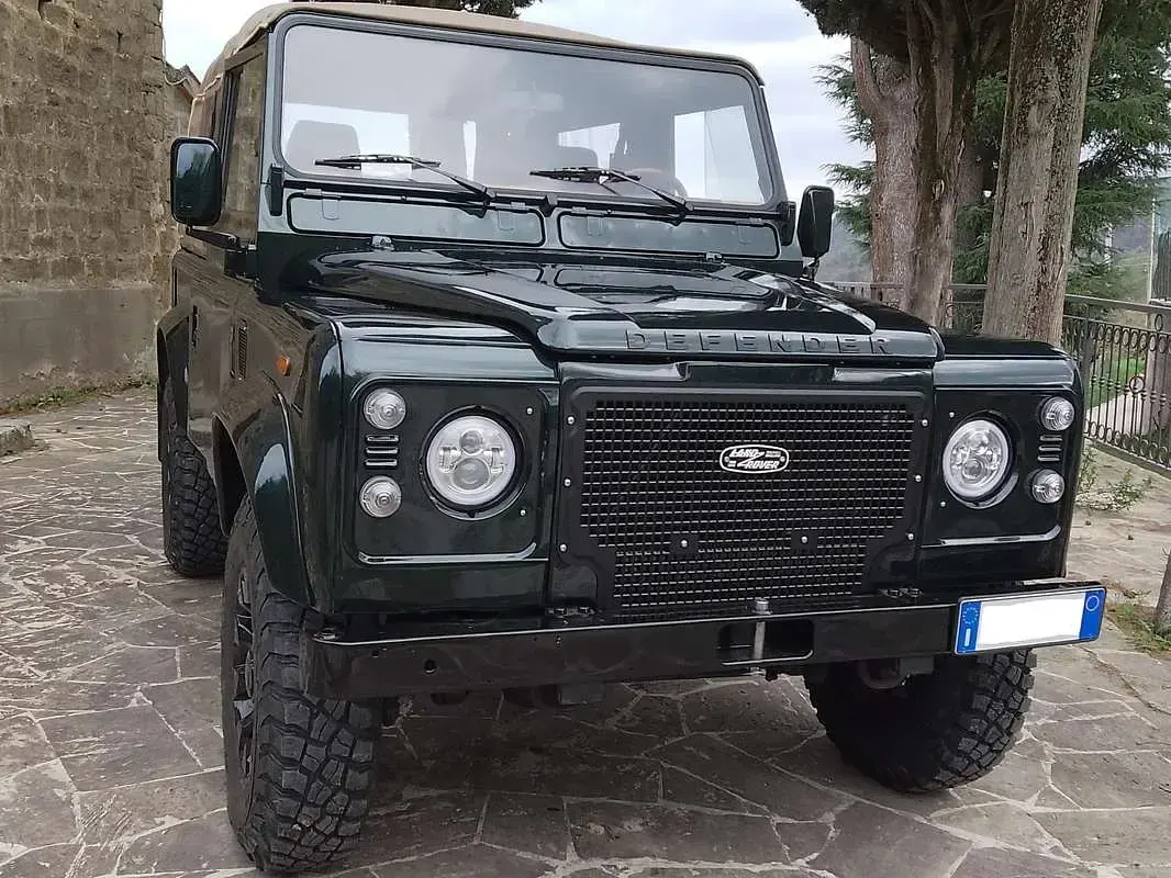 Usata Land Rover Defender 114 CV (83 kW) 2001 Verde SUV