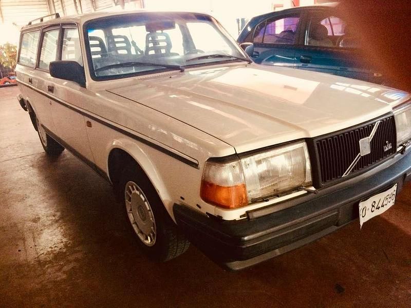 Usata Volvo Polar 109 CV (80 kW) 1992 Bianco Station wagon