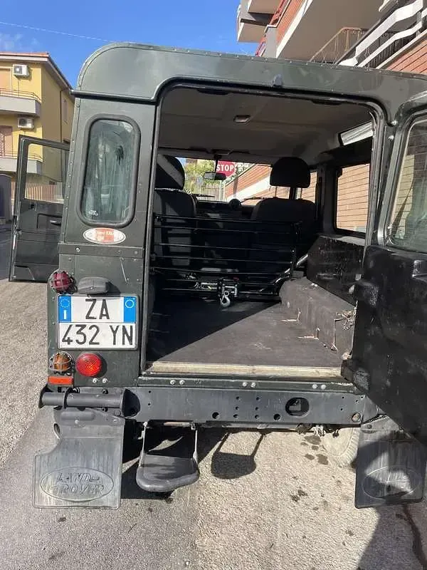 Usata Land Rover Defender 122 CV (89 kW) 2007 Station wagon