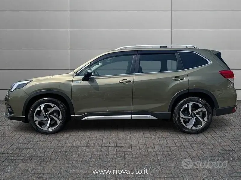 Usata Subaru Forester Premium 150 CV (110 kW) 2023 Verde SUV