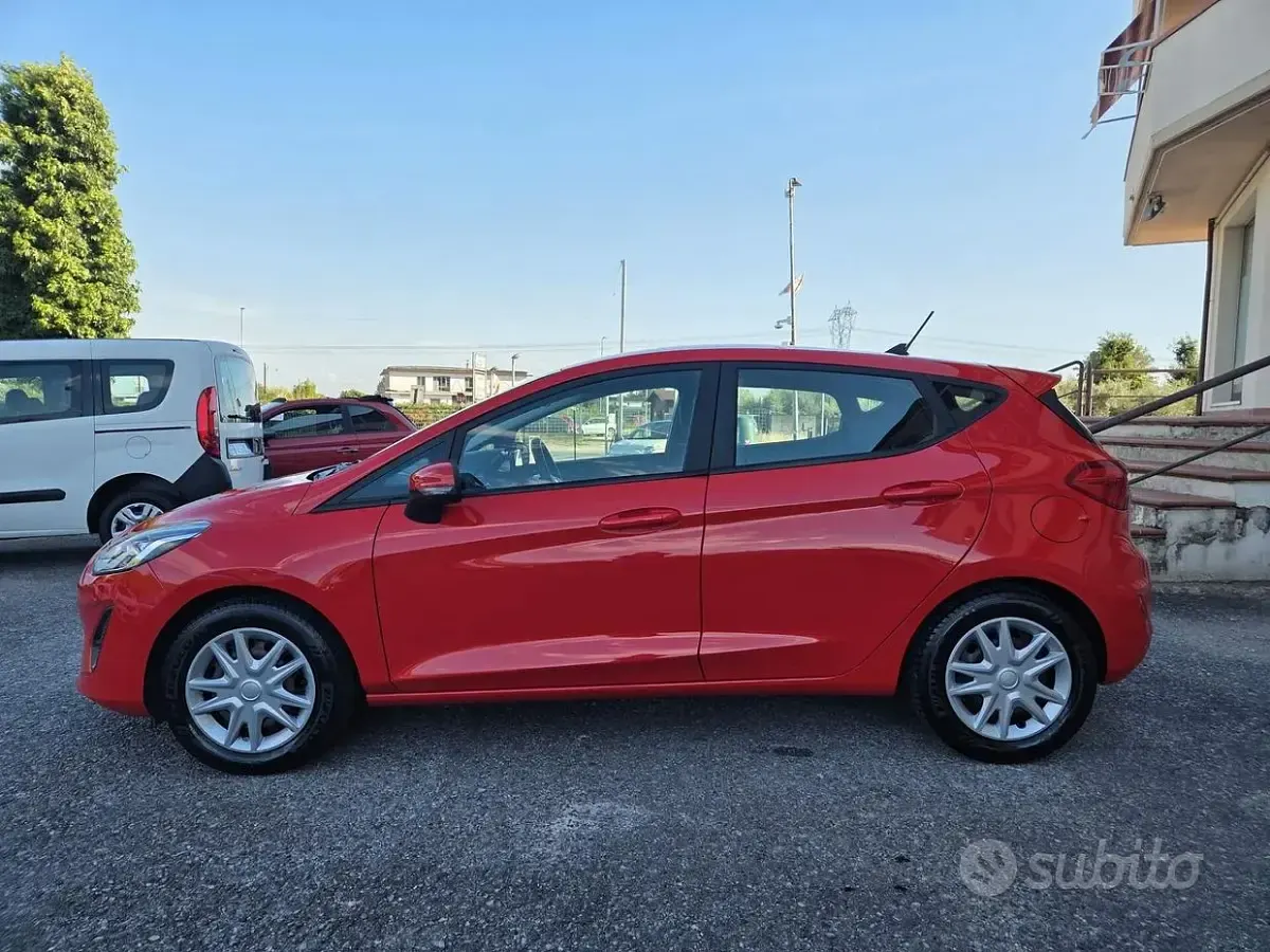 Usata Ford Fiesta 75 CV (55 kW) 2021 Rosso Utilitaria
