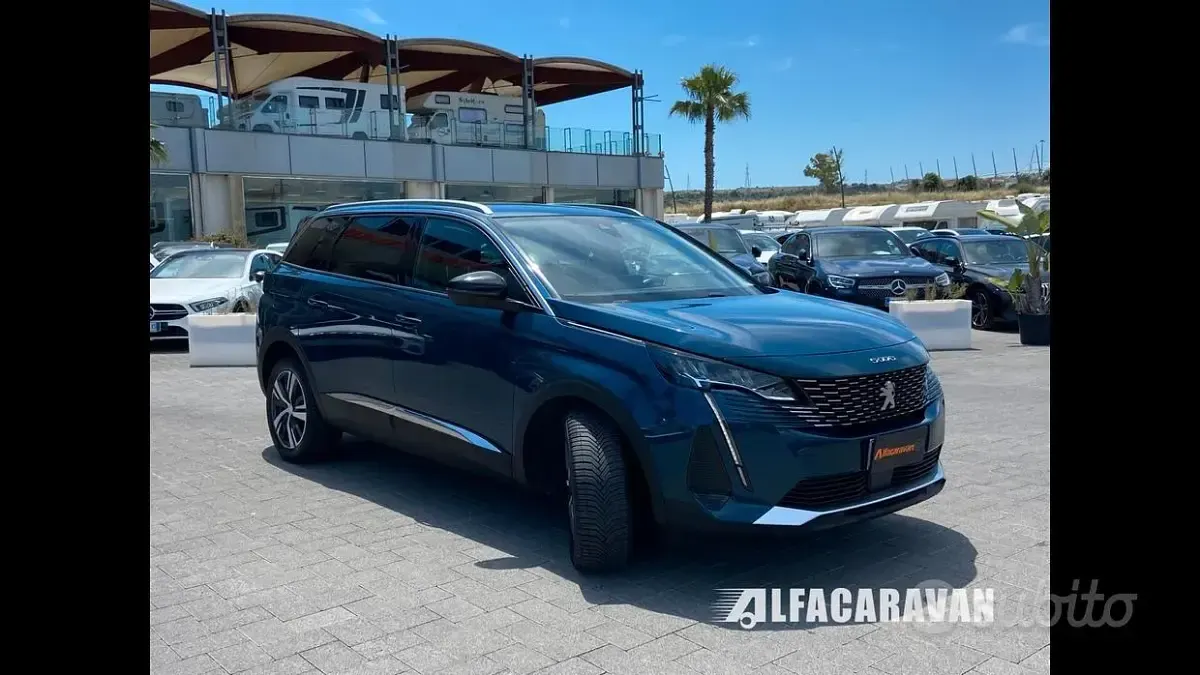 Usata Peugeot 5008 Allure 131 CV (96 kW) 2023 Blu SUV