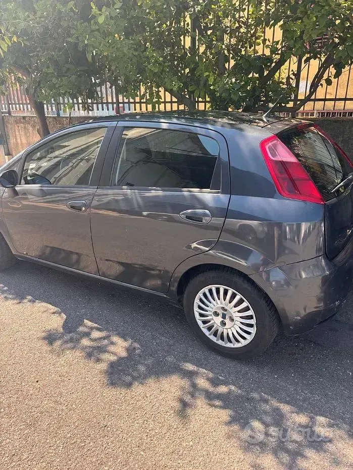 Usata Fiat Punto 75 CV (55 kW) 2007 Utilitaria